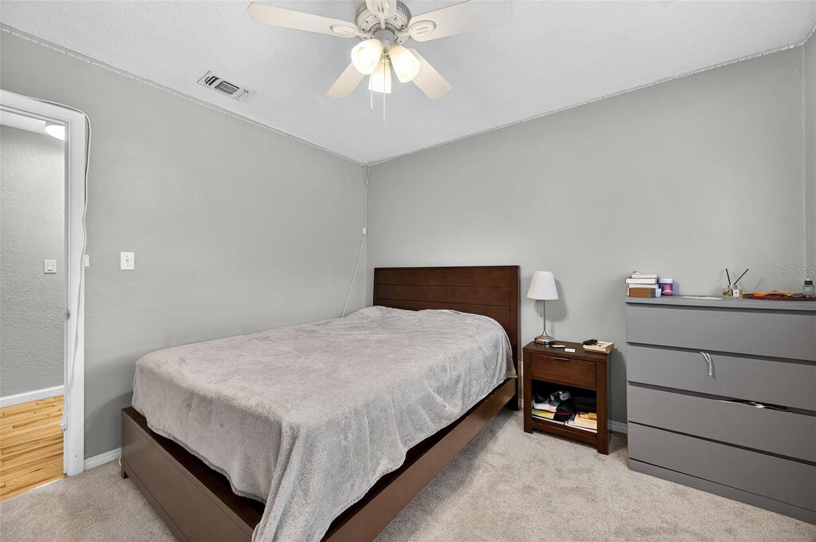 300 DAVISON AVE NE, ST PETERSBURG, FL — photo 21