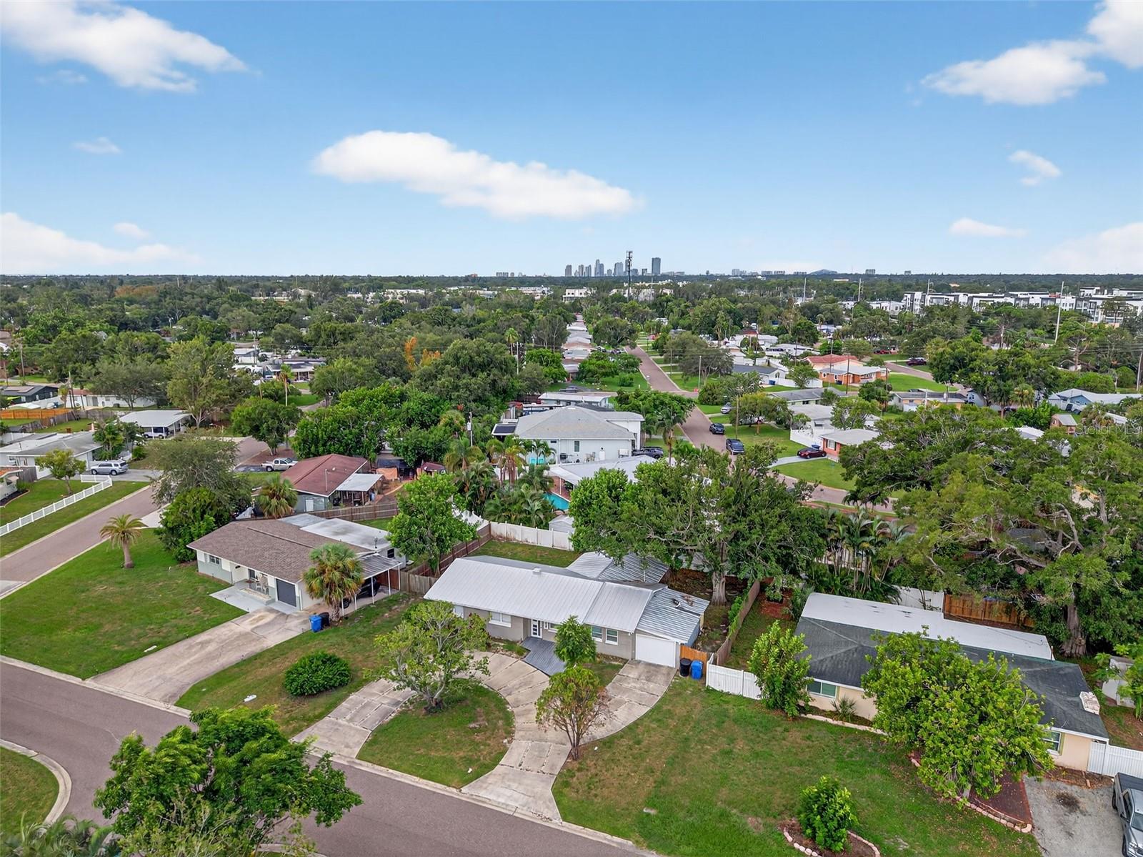 300 DAVISON AVE NE, ST PETERSBURG, FL — photo 31