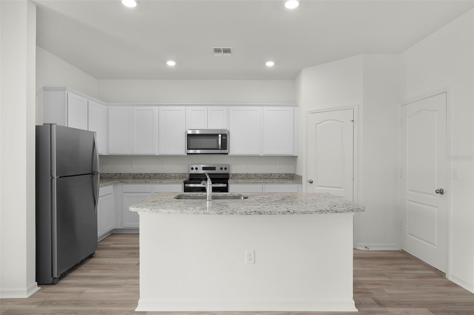 13304 TULA LOOP, ASTATULA, FL — photo 10