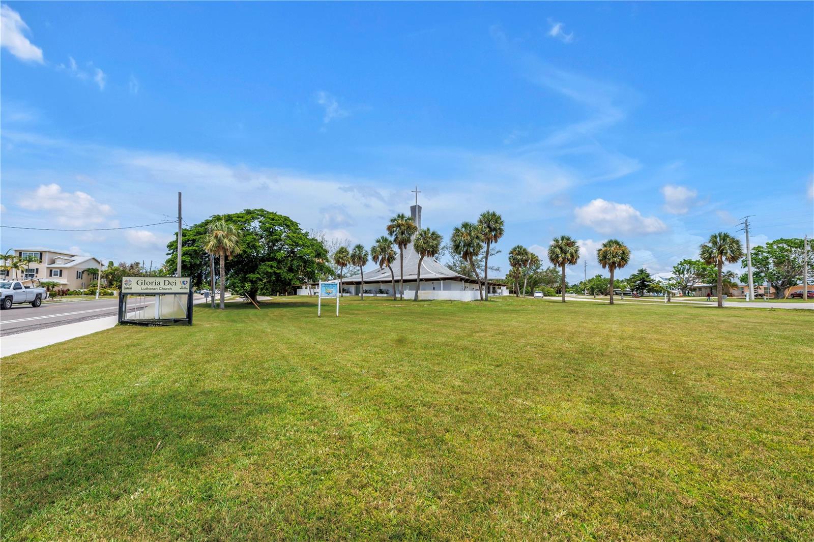 6608 MARINA DR, HOLMES BEACH, FL — photo 2