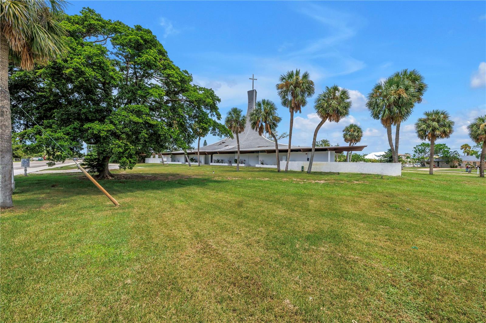 6608 MARINA DR, HOLMES BEACH, FL — photo 3