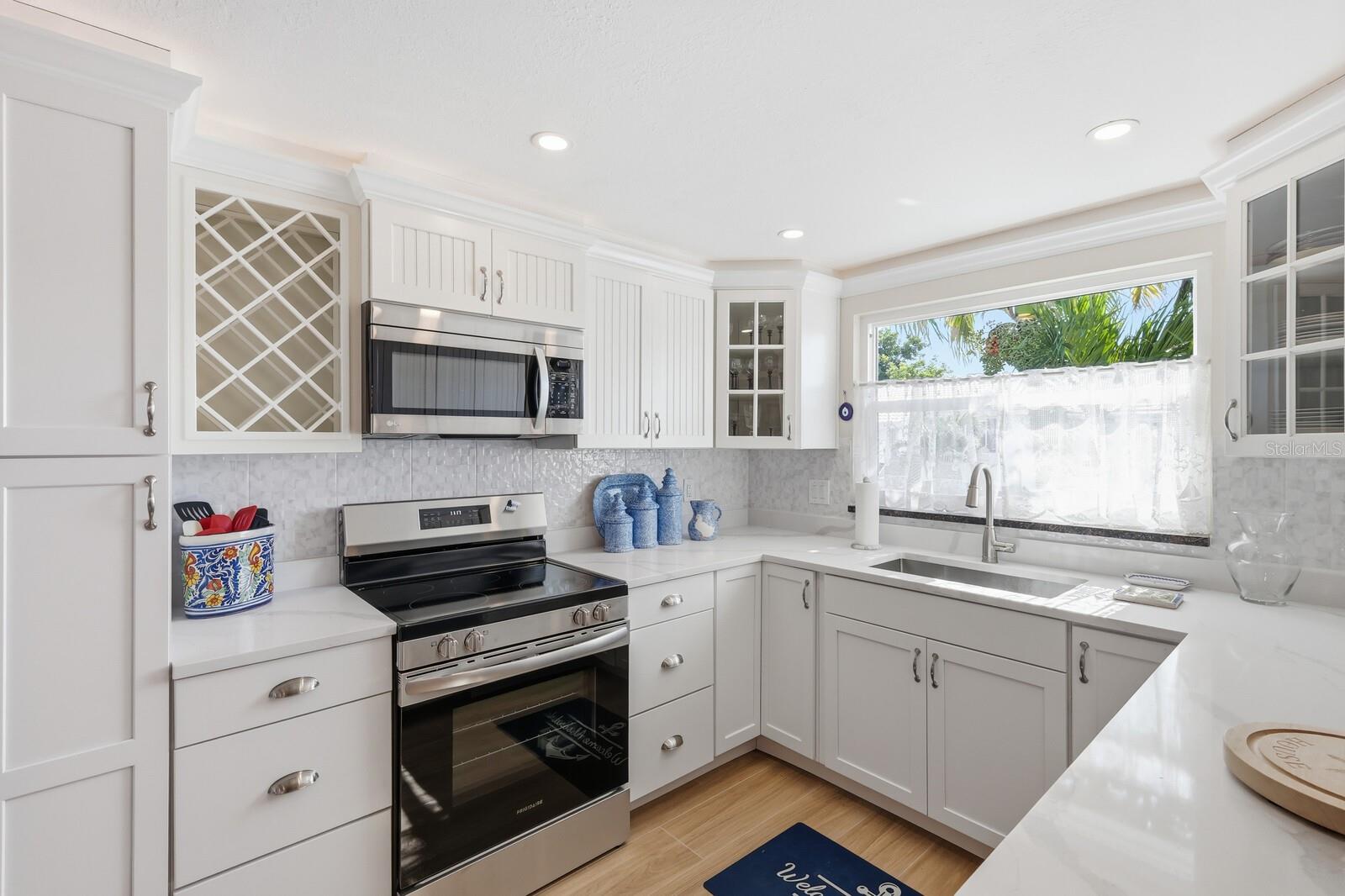 573 SPANISH DR N, LONGBOAT KEY, FL — photo 6