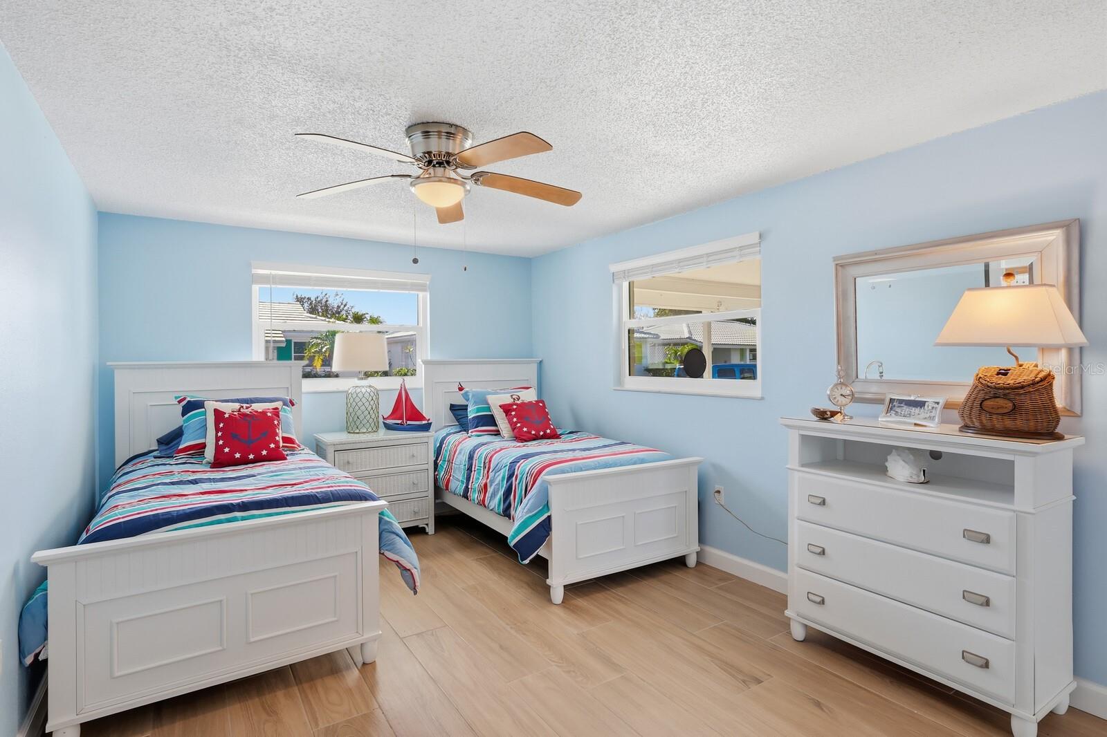 573 SPANISH DR N, LONGBOAT KEY, FL — photo 11