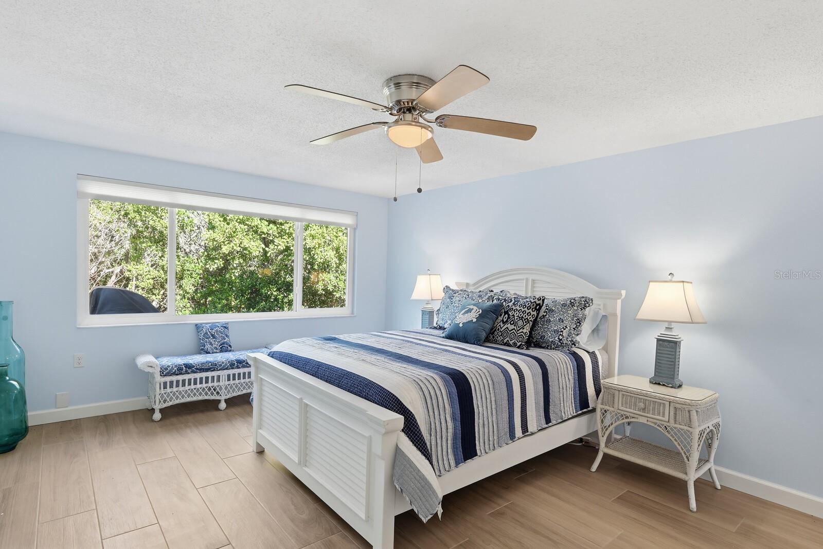 573 SPANISH DR N, LONGBOAT KEY, FL — photo 16