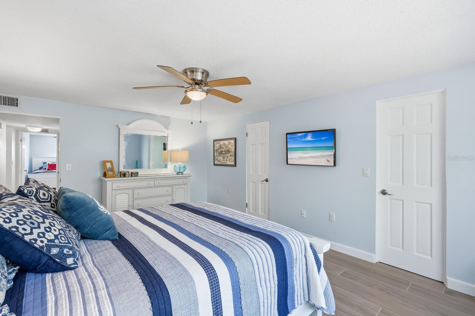573 SPANISH DR N, LONGBOAT KEY, FL — photo 17