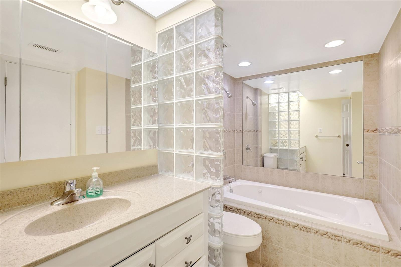 660 ISLAND WAY #708, CLEARWATER BEACH, FL — photo 24