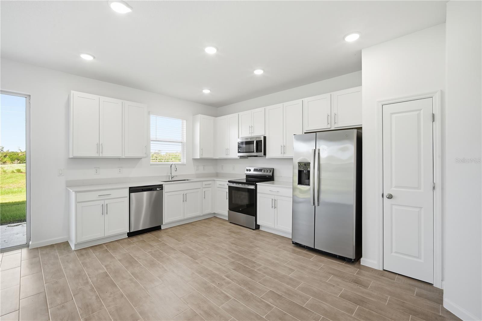 2427 29TH LN E, PALMETTO, FL — photo 8