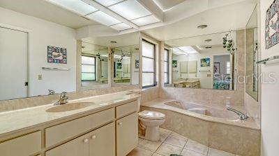 7170 WOOD CREEK DR #40, SARASOTA, FL — photo 18