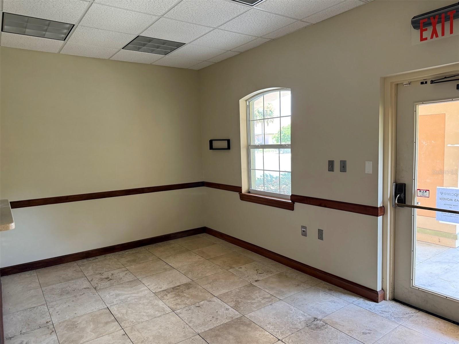 1400 S US HWY 441, BUILDING 910 #912, LADY LAKE, FL — photo 2