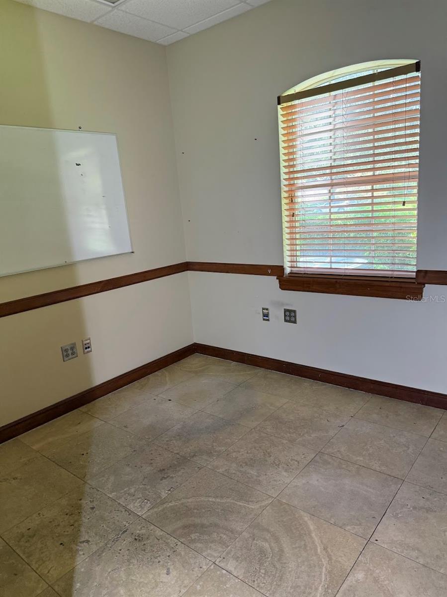 1400 S US HWY 441, BUILDING 910 #912, LADY LAKE, FL — photo 4