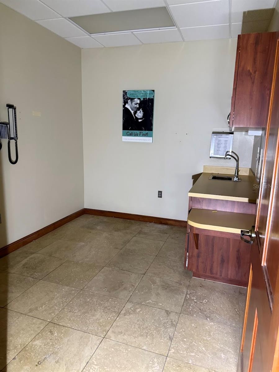1400 S US HWY 441, BUILDING 910 #912, LADY LAKE, FL — photo 10