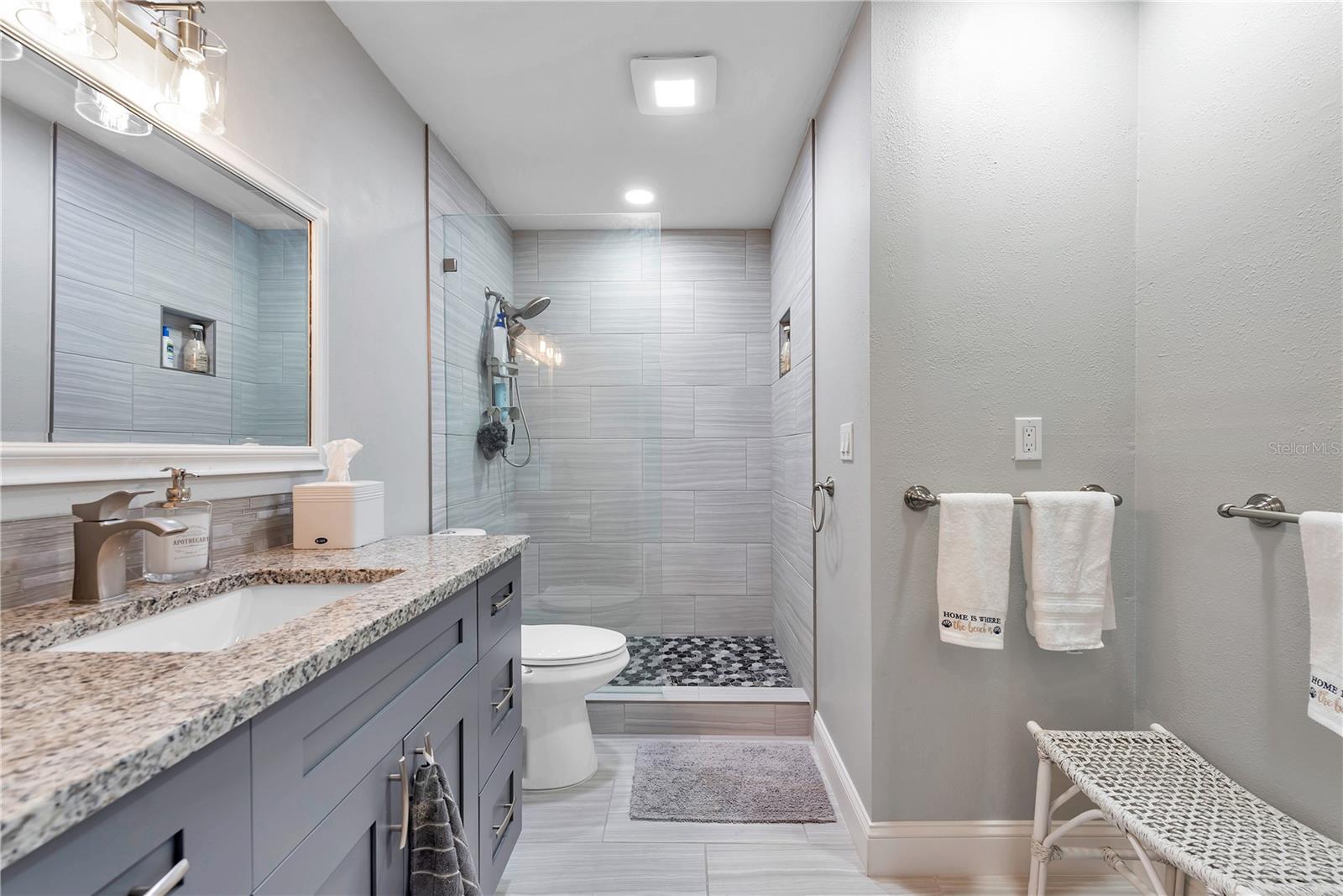 5172 COQUINA KEY DR SE, ST PETERSBURG, FL — photo 37