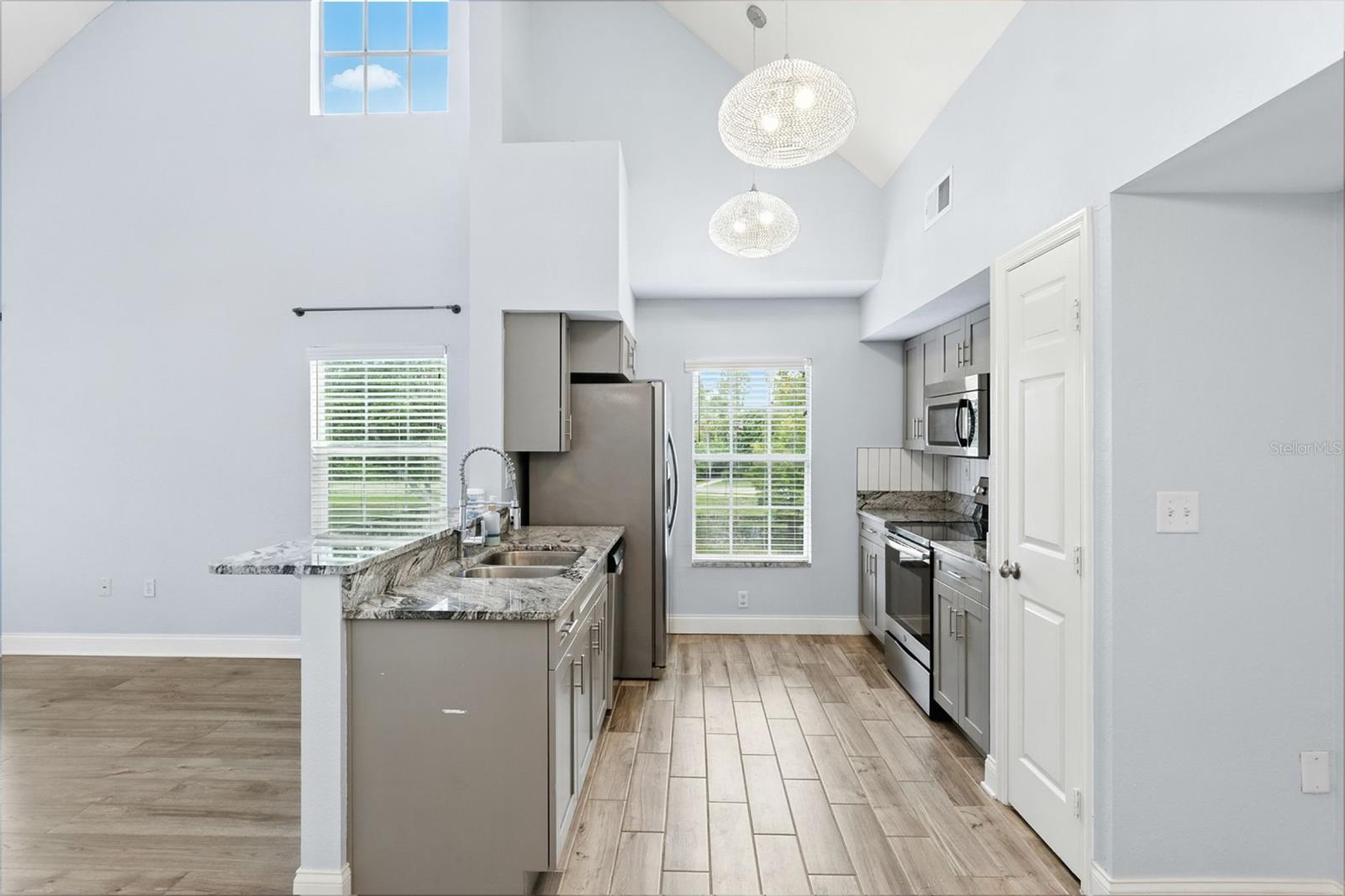 9368 LAKE CHASE ISLAND WAY #9368, TAMPA, FL — photo 6