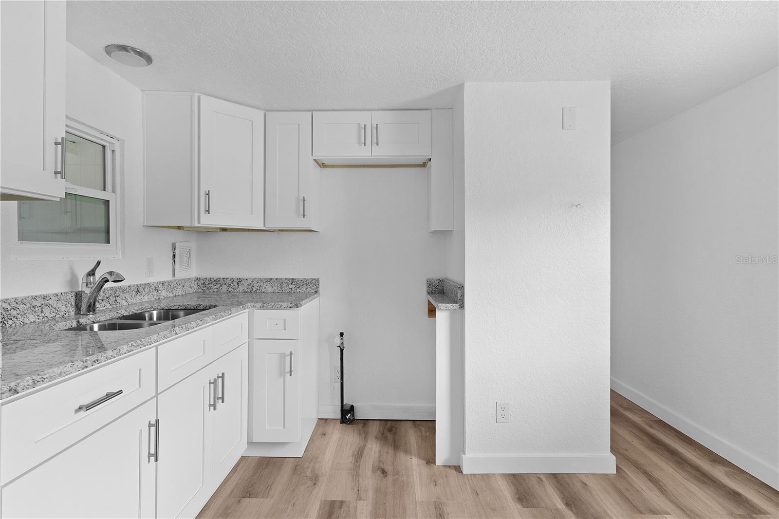 27301 LEMON AVE, OKAHUMPKA, FL — photo 5