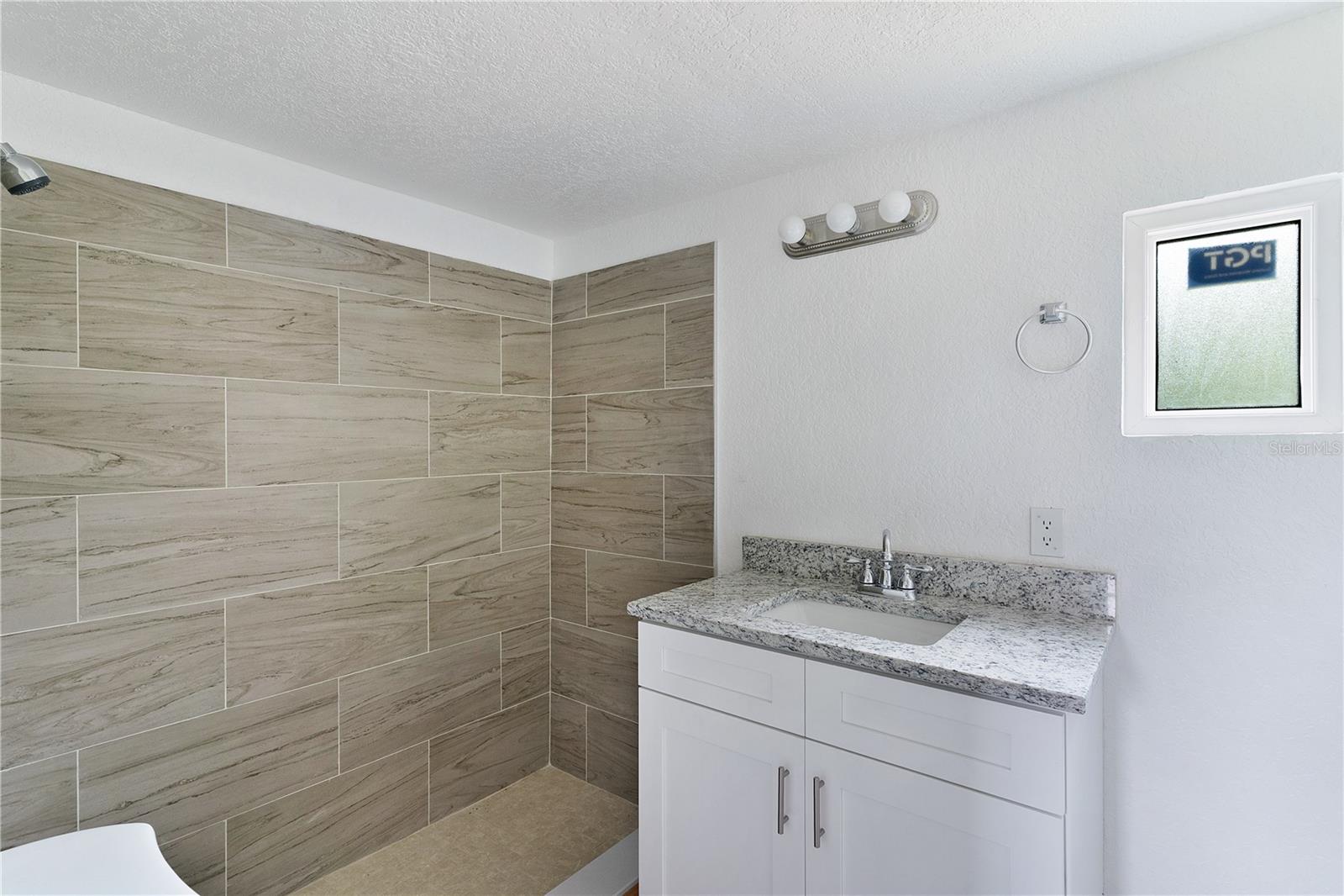 27301 LEMON AVE, OKAHUMPKA, FL — photo 15