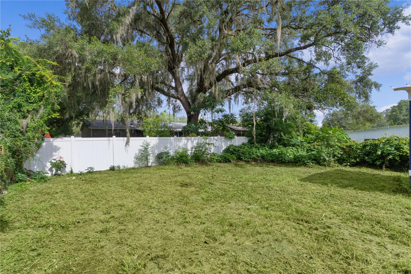 27301 LEMON AVE, OKAHUMPKA, FL — photo 52