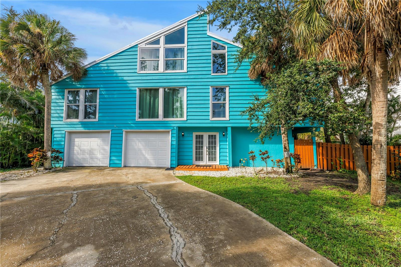156 SIESTA DR, SARASOTA, FL — photo 2