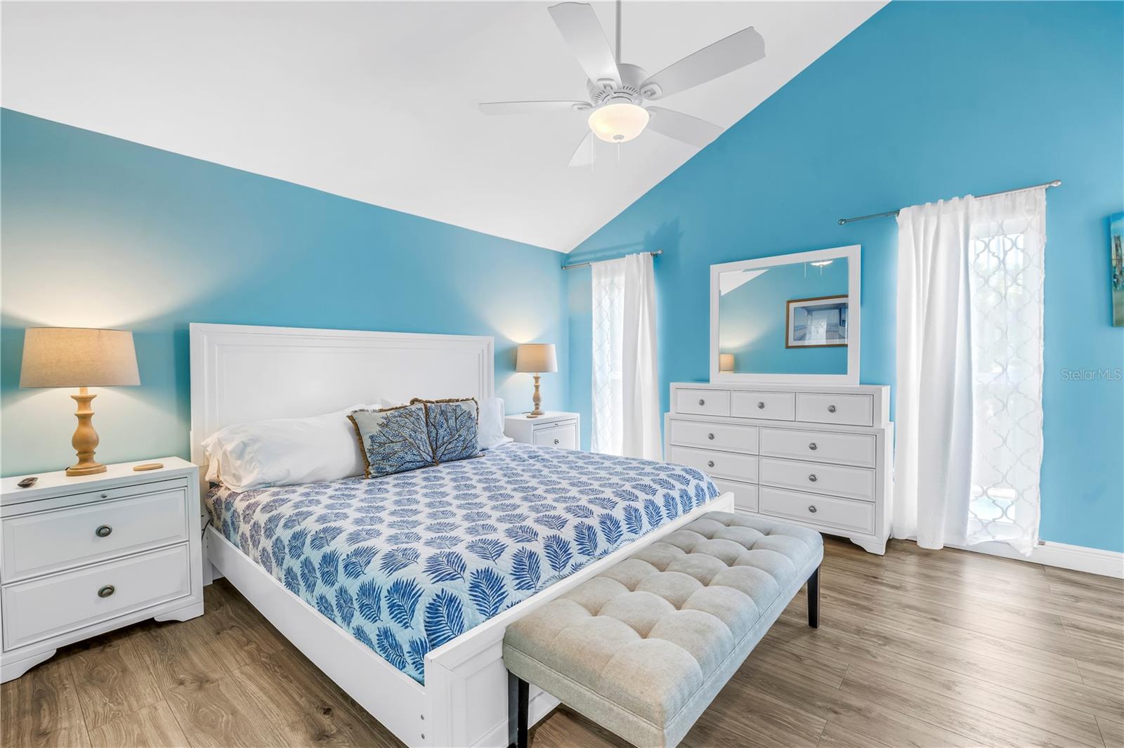 156 SIESTA DR, SARASOTA, FL — photo 32
