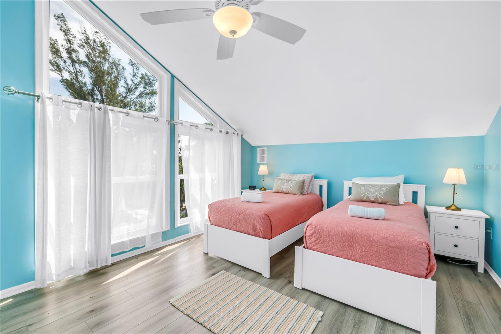 156 SIESTA DR, SARASOTA, FL — photo 44