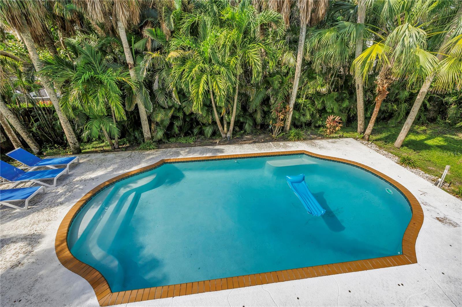 156 SIESTA DR, SARASOTA, FL — photo 57