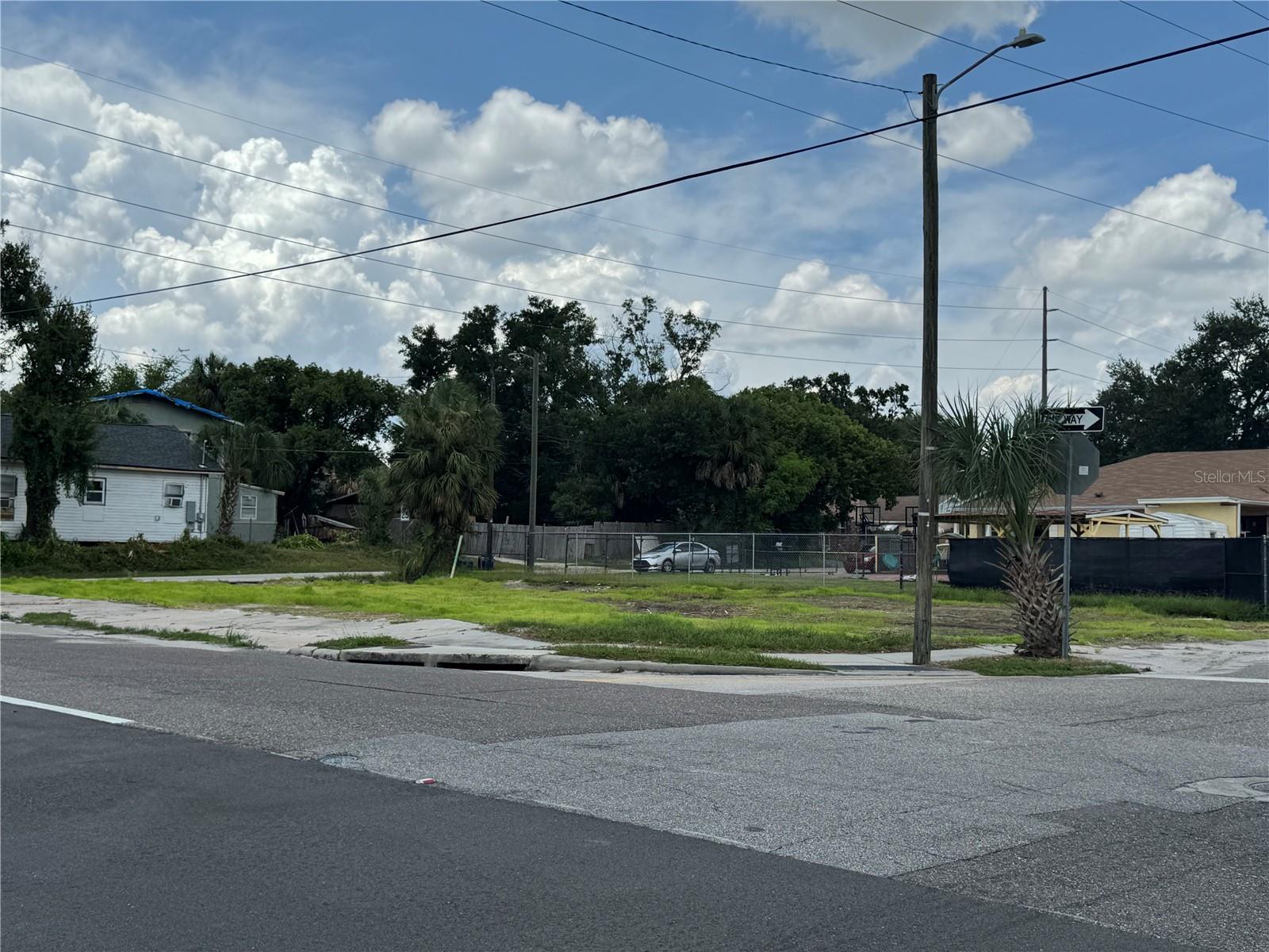 2804 E COLUMBUS DR, TAMPA, FL