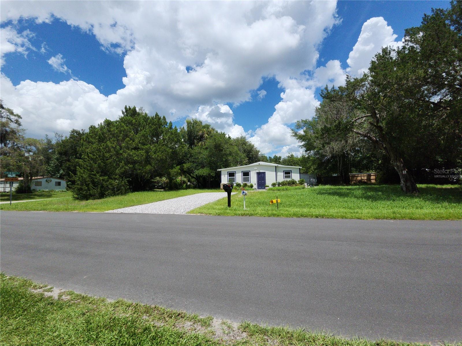 8569 W ADMIRAL BYRD LN, CRYSTAL RIVER, FL — photo 2