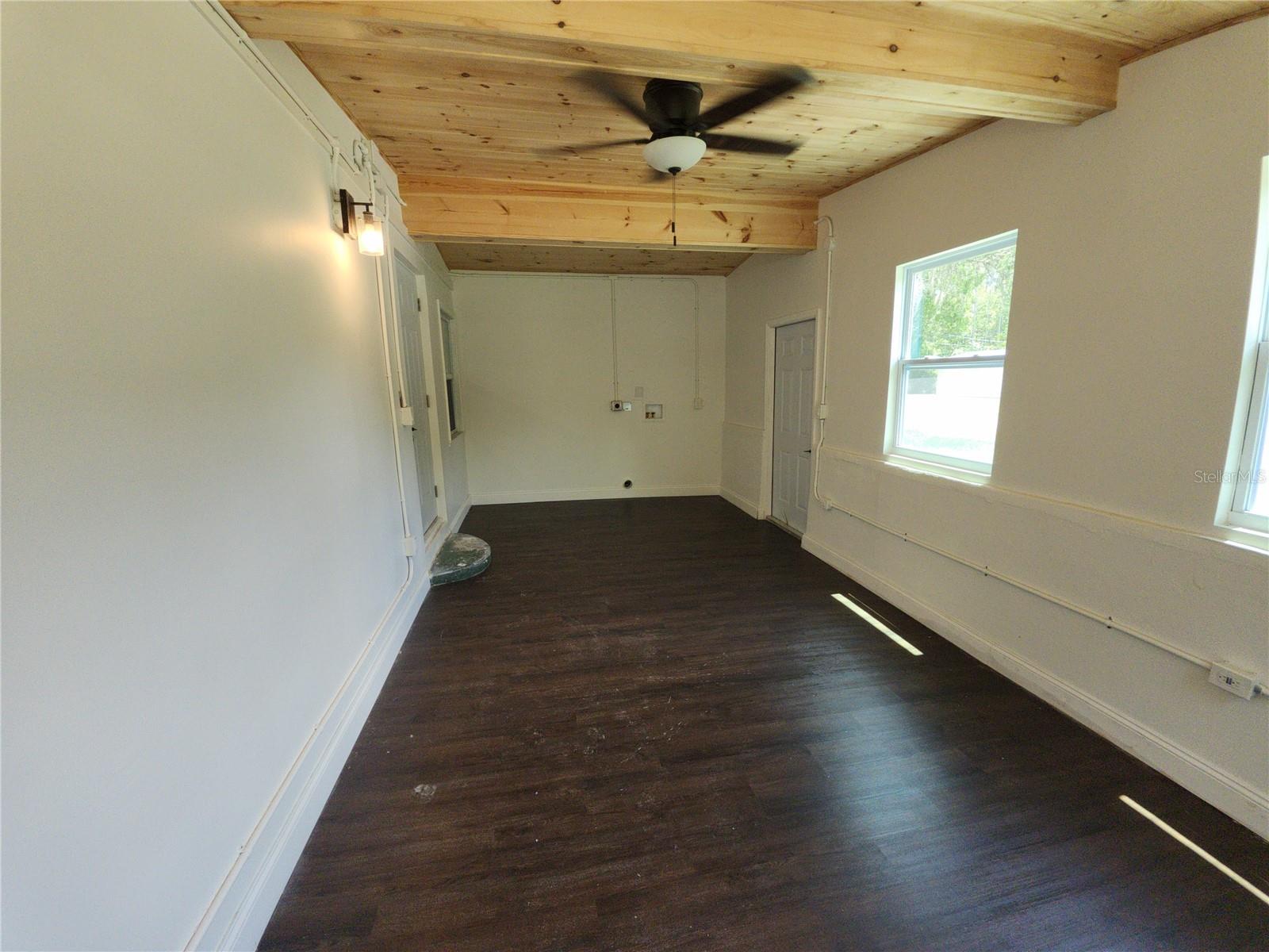 8569 W ADMIRAL BYRD LN, CRYSTAL RIVER, FL — photo 3