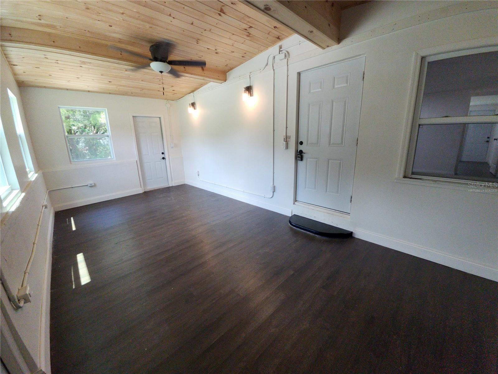 8569 W ADMIRAL BYRD LN, CRYSTAL RIVER, FL — photo 4