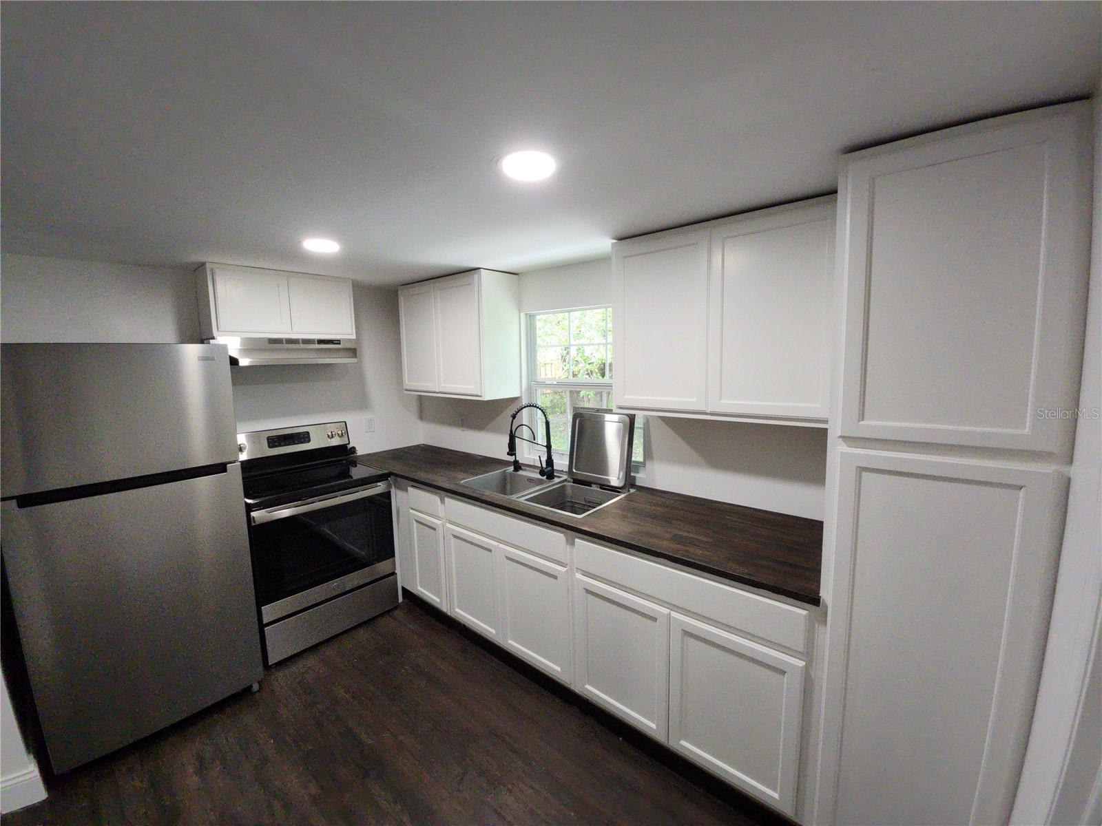 8569 W ADMIRAL BYRD LN, CRYSTAL RIVER, FL — photo 6
