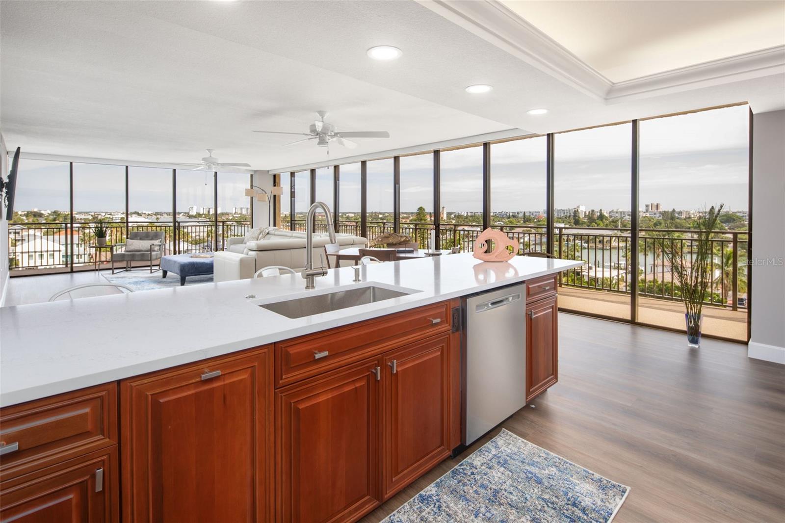 7650 BAYSHORE DR #606, TREASURE ISLAND, FL — photo 3