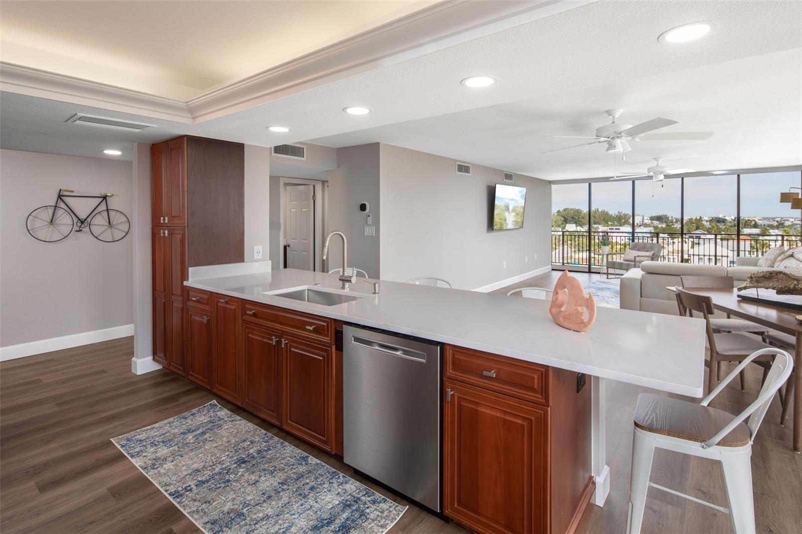 7650 BAYSHORE DR #606, TREASURE ISLAND, FL — photo 5