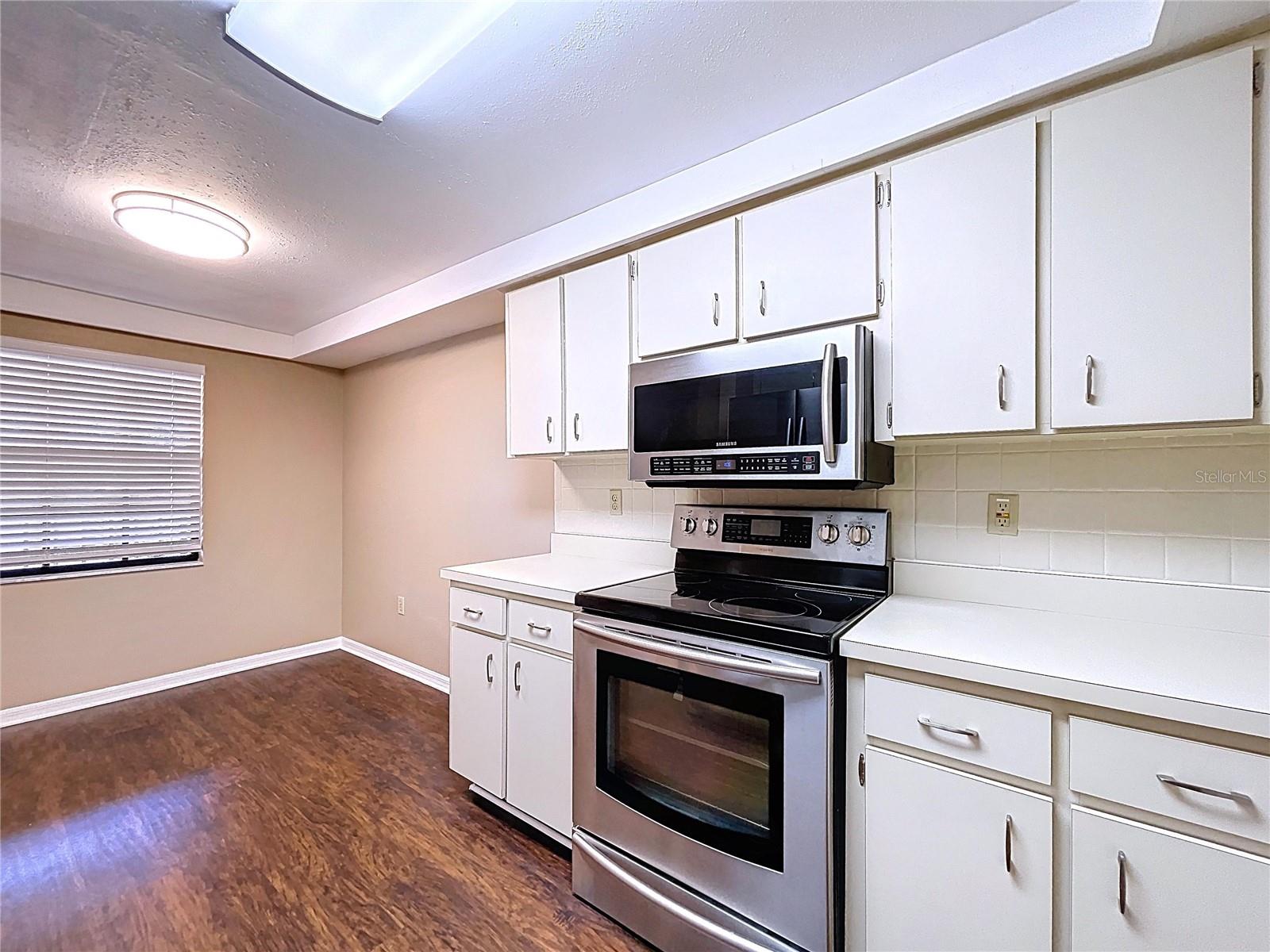 2020 LAKEVIEW DR #203, CLEARWATER, FL — photo 17