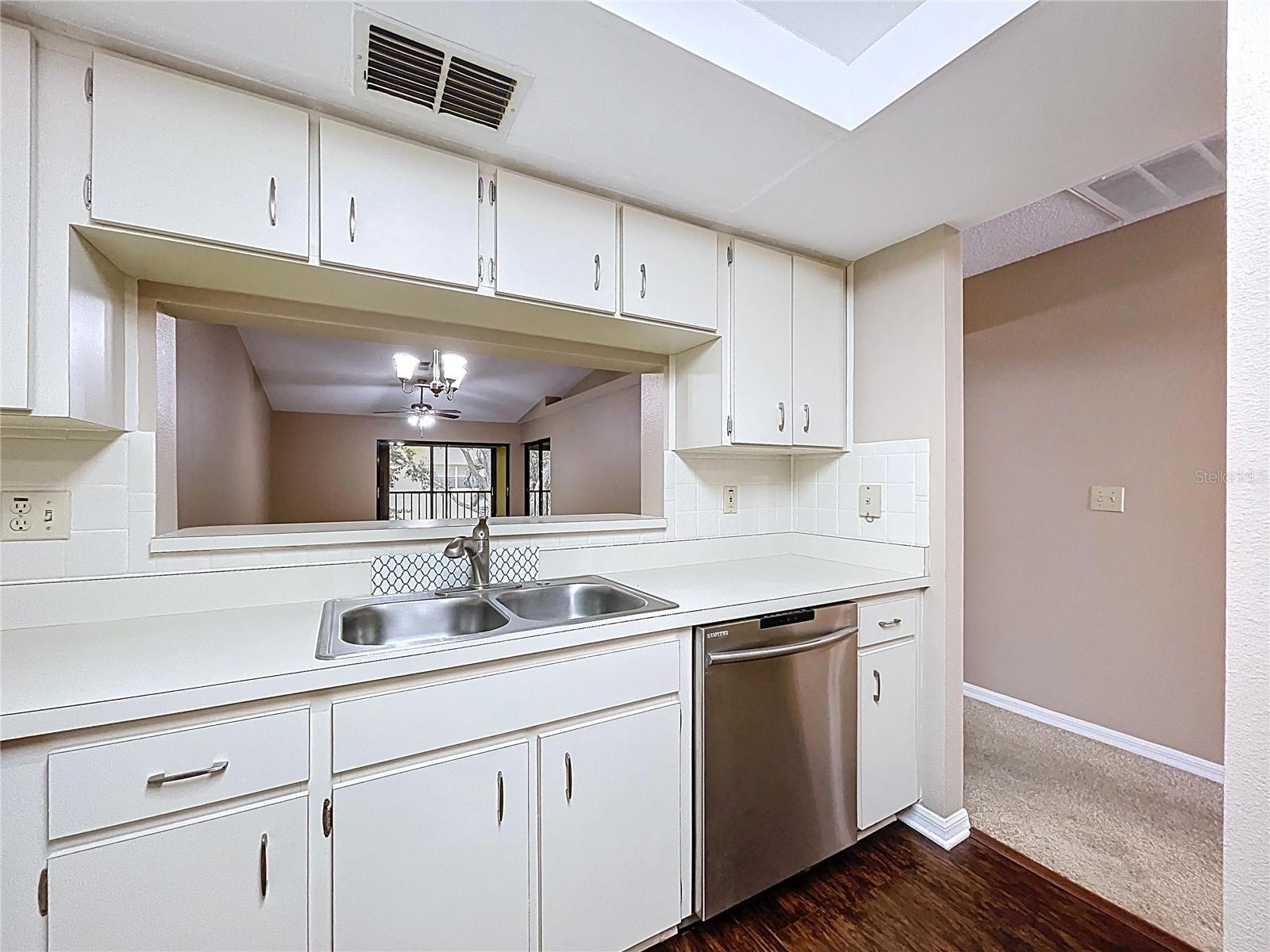 2020 LAKEVIEW DR #203, CLEARWATER, FL — photo 18