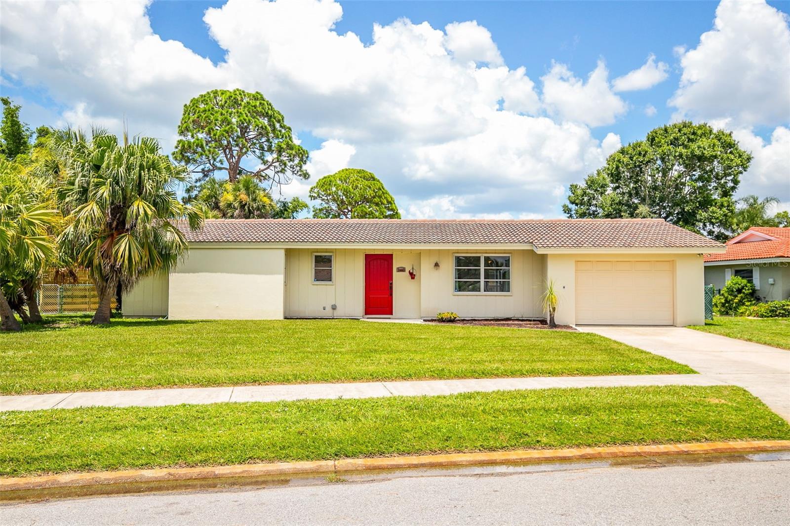 7460 MARIANA DR, SARASOTA, FL — photo 3