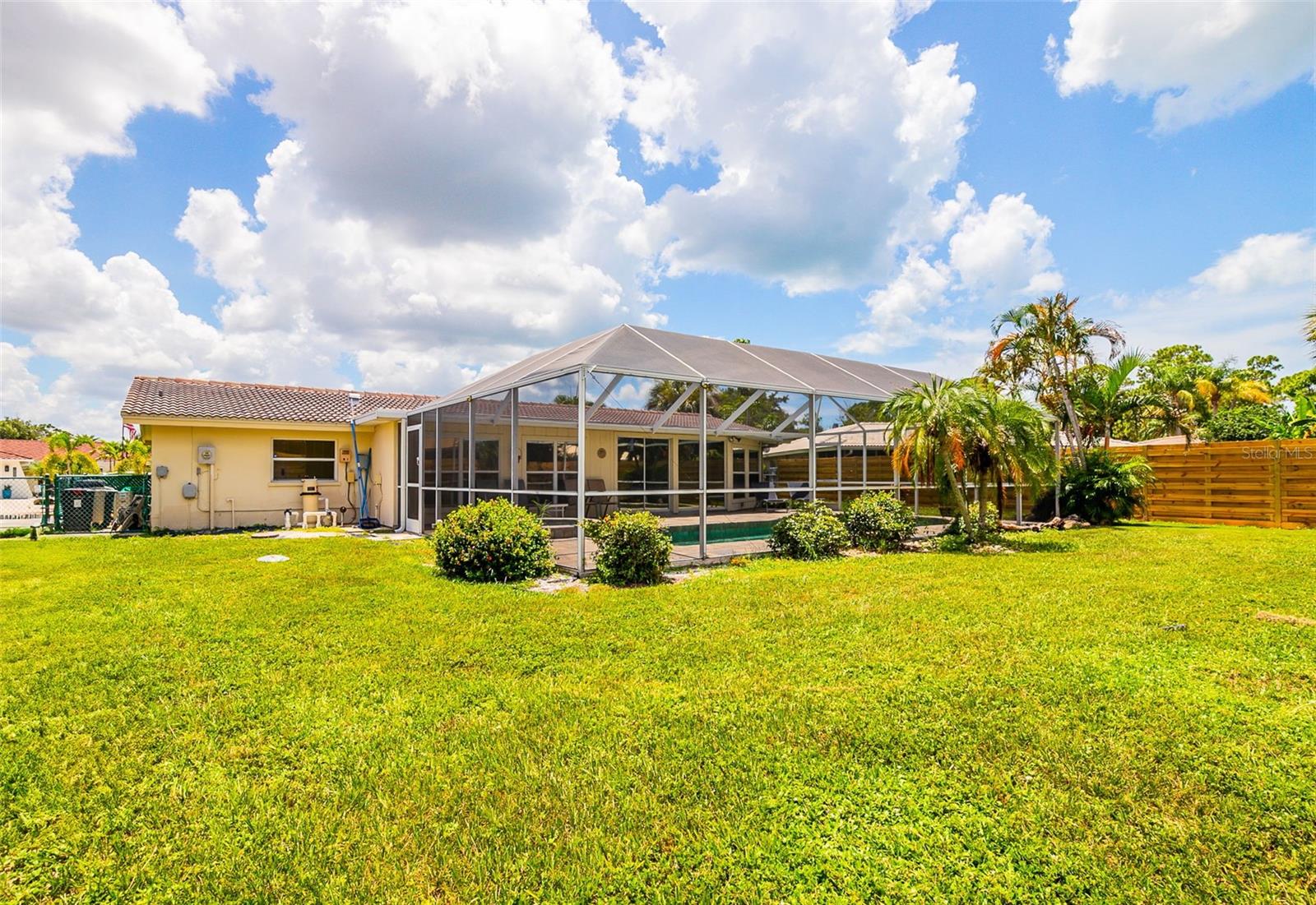 7460 MARIANA DR, SARASOTA, FL — photo 41