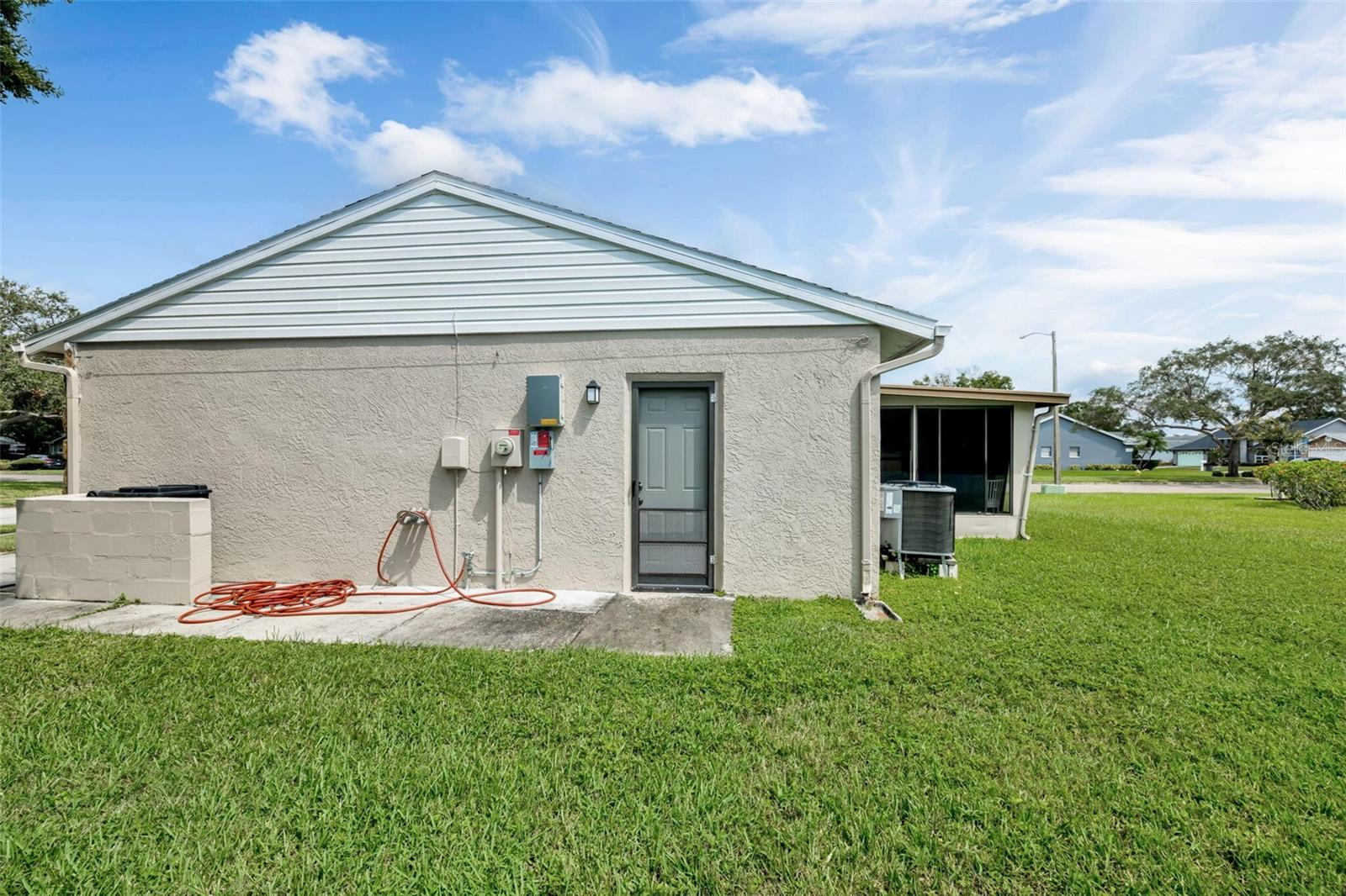 3900 105TH AVE N, CLEARWATER, FL — photo 2