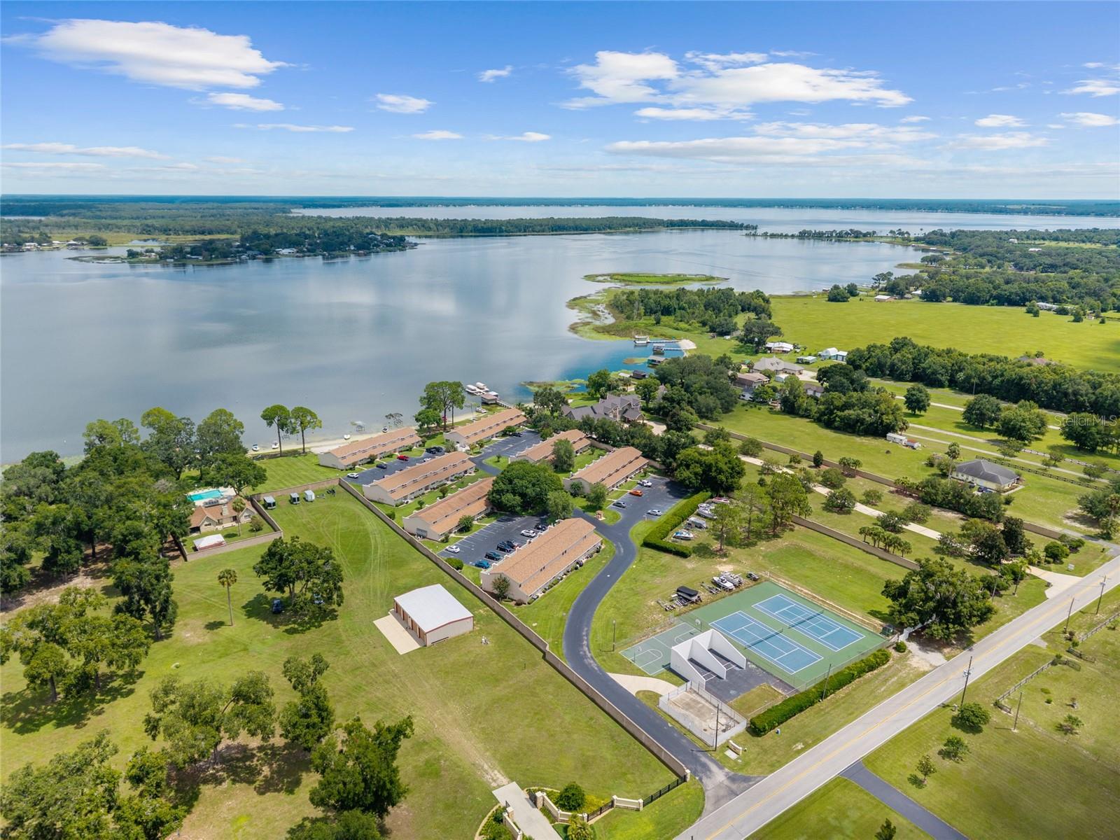 11001 SE SUNSET HARBOR RD #B13, SUMMERFIELD, FL