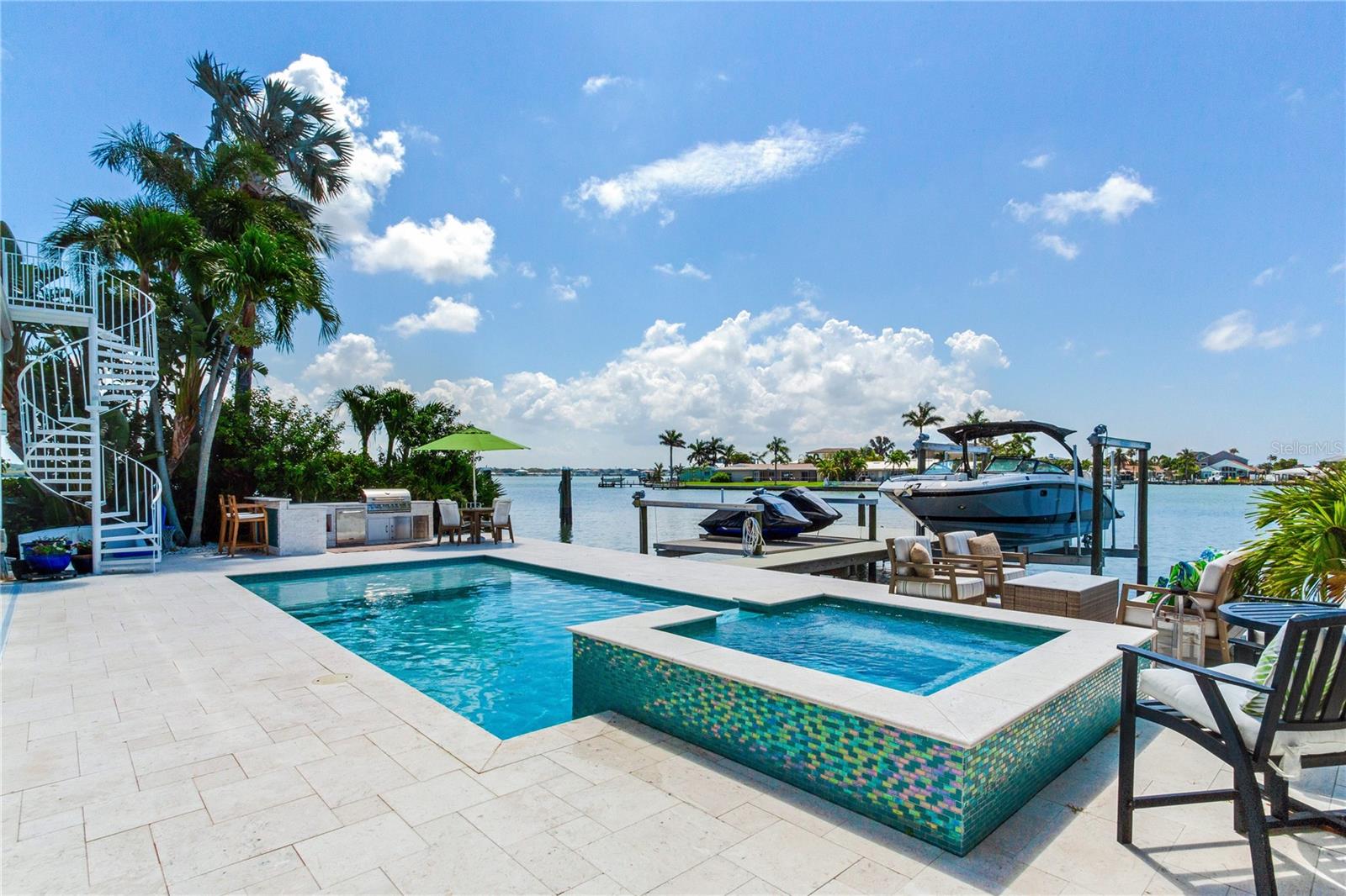17081 DOLPHIN DR, NORTH REDINGTON BEACH, FL — photo 3