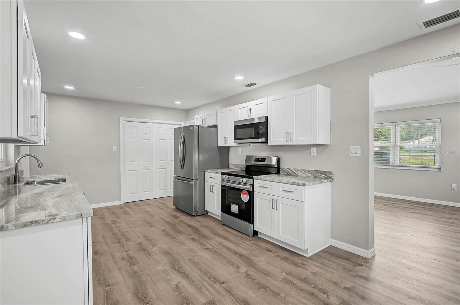 102 20TH ST NE, BRADENTON, FL — photo 15