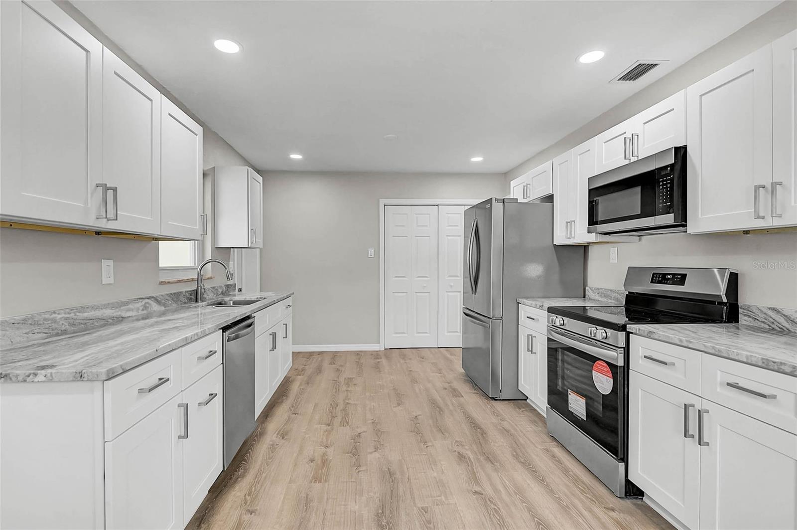 102 20TH ST NE, BRADENTON, FL — photo 16