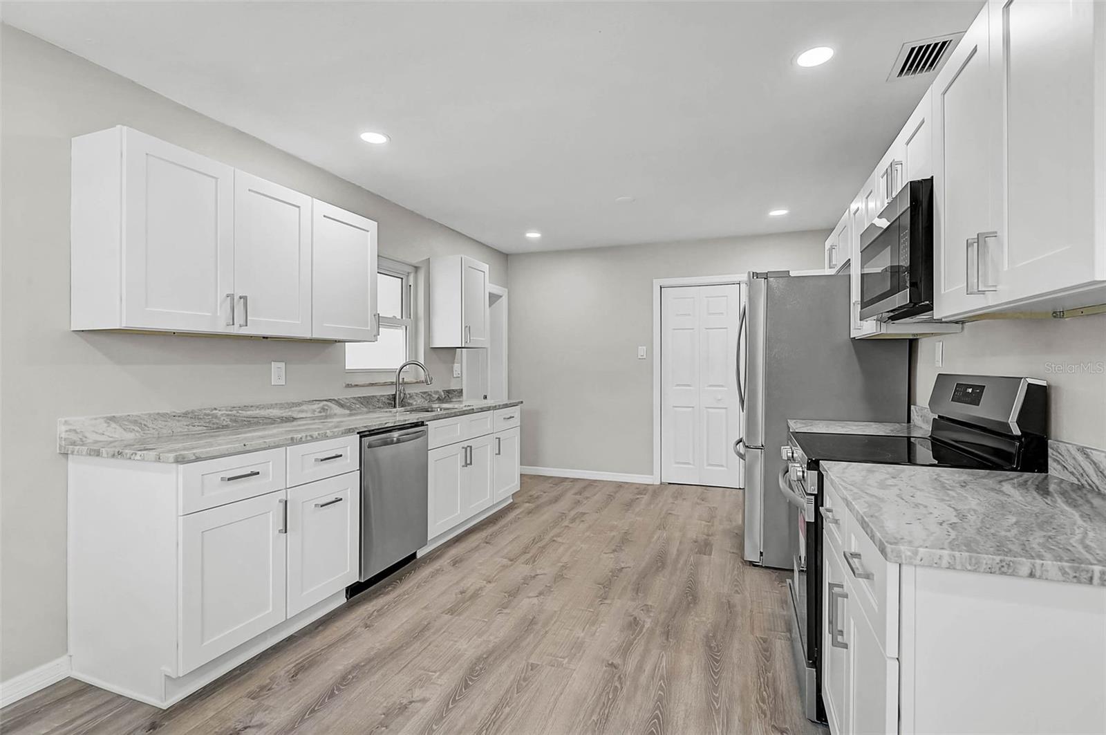 102 20TH ST NE, BRADENTON, FL — photo 17
