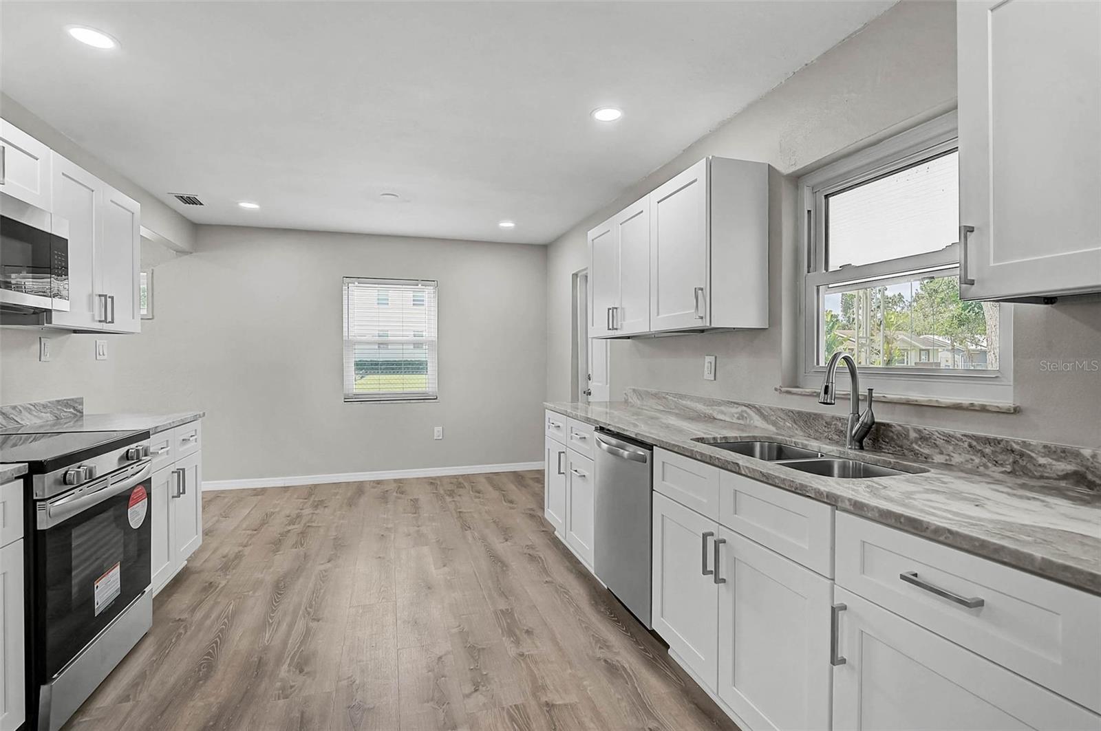 102 20TH ST NE, BRADENTON, FL — photo 14