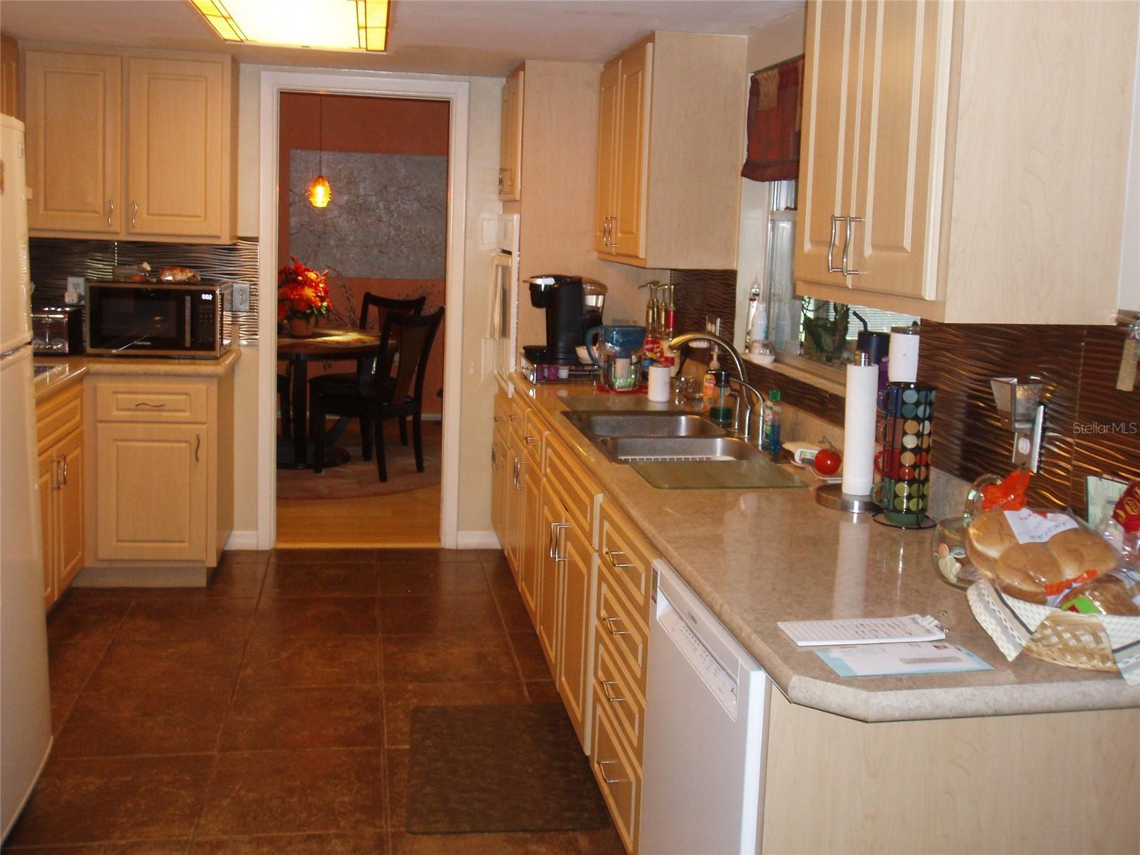 120 SW MONROE CIR N, ST PETERSBURG, FL — photo 8