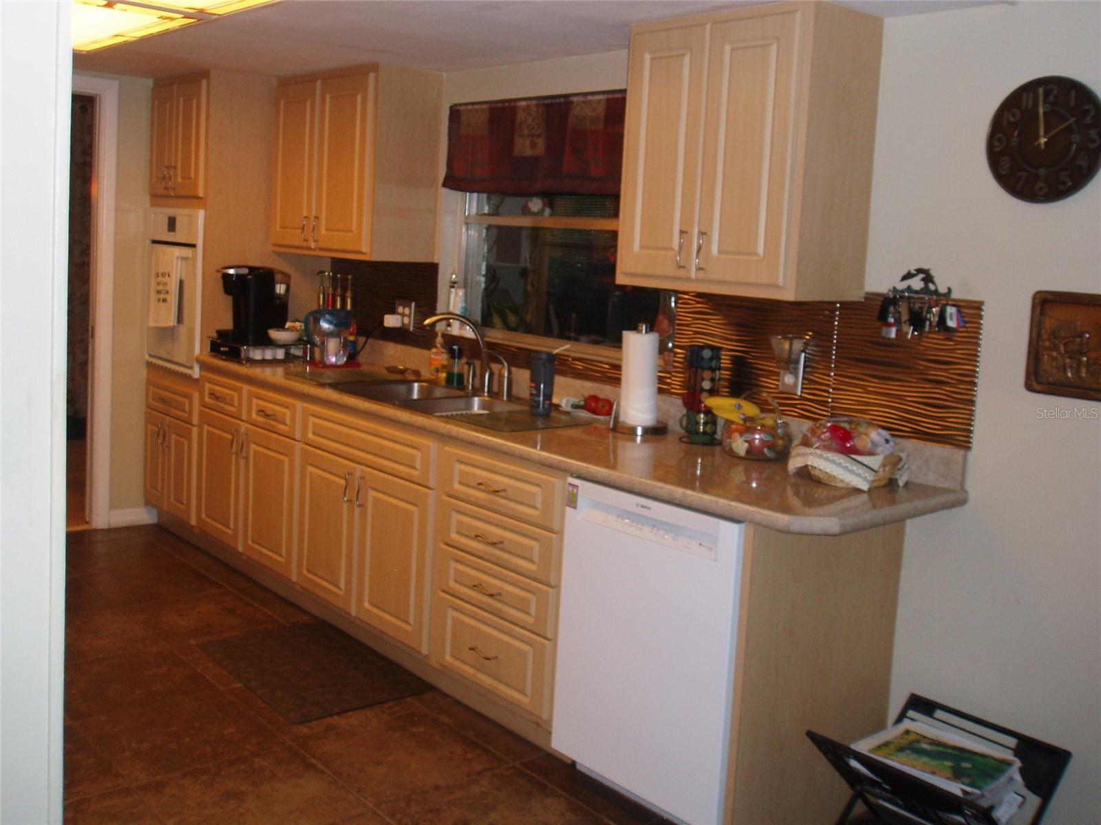 120 SW MONROE CIR N, ST PETERSBURG, FL — photo 9