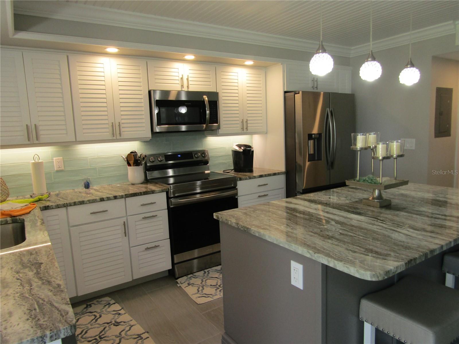 999 INLET CIR #B104, VENICE, FL — photo 5