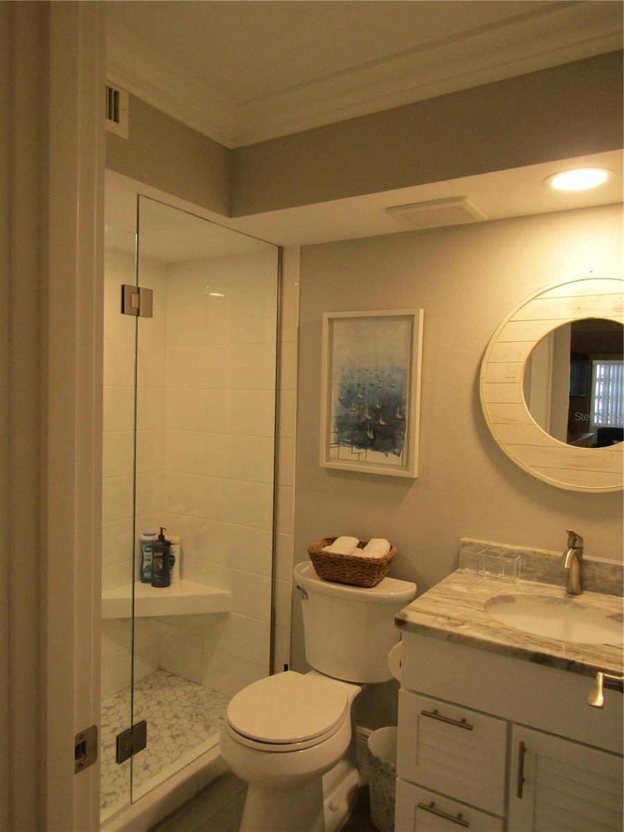 999 INLET CIR #B104, VENICE, FL — photo 15