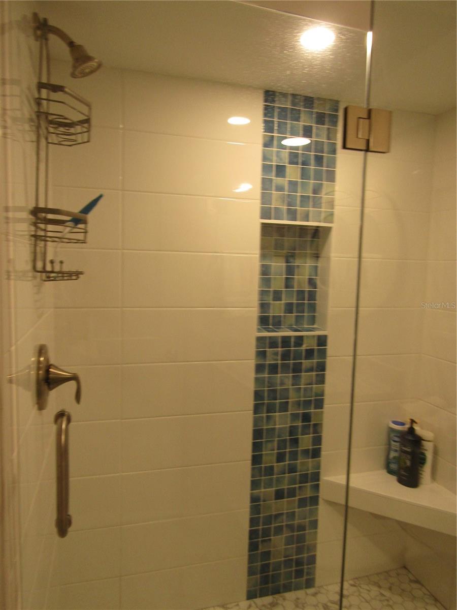 999 INLET CIR #B104, VENICE, FL — photo 16