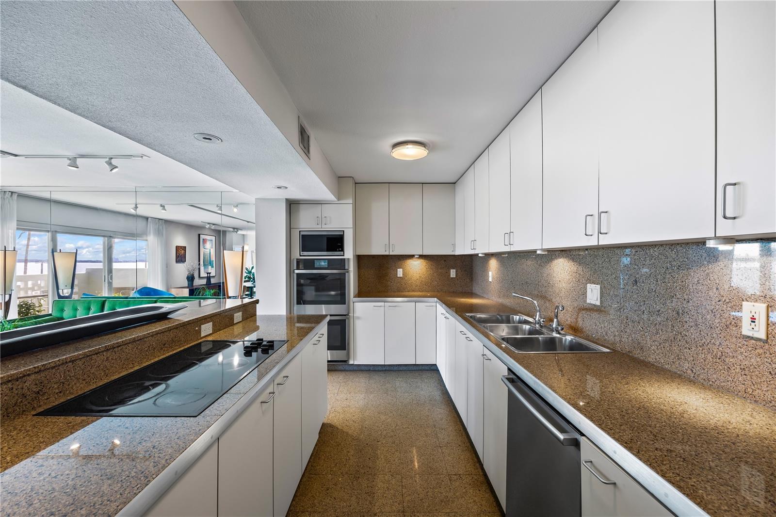2401 BAYSHORE BLVD #410 & 510, TAMPA, FL — photo 13