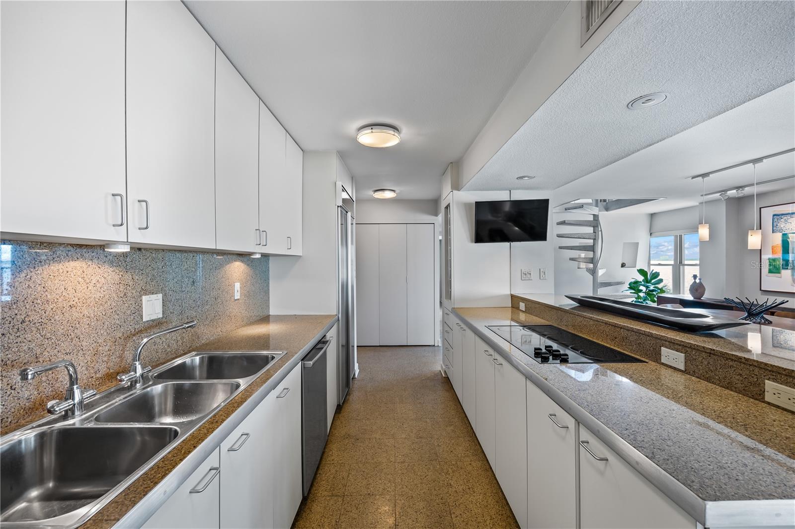 2401 BAYSHORE BLVD #410 & 510, TAMPA, FL — photo 14