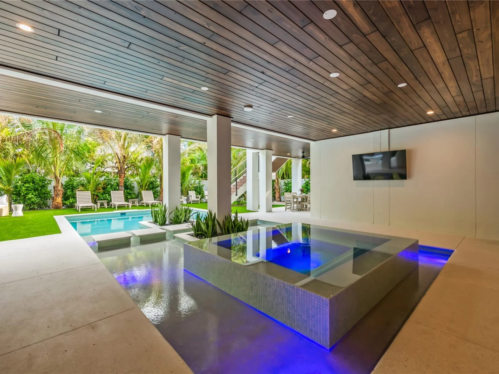 107 MAPLE AVE, ANNA MARIA, FL — photo 7
